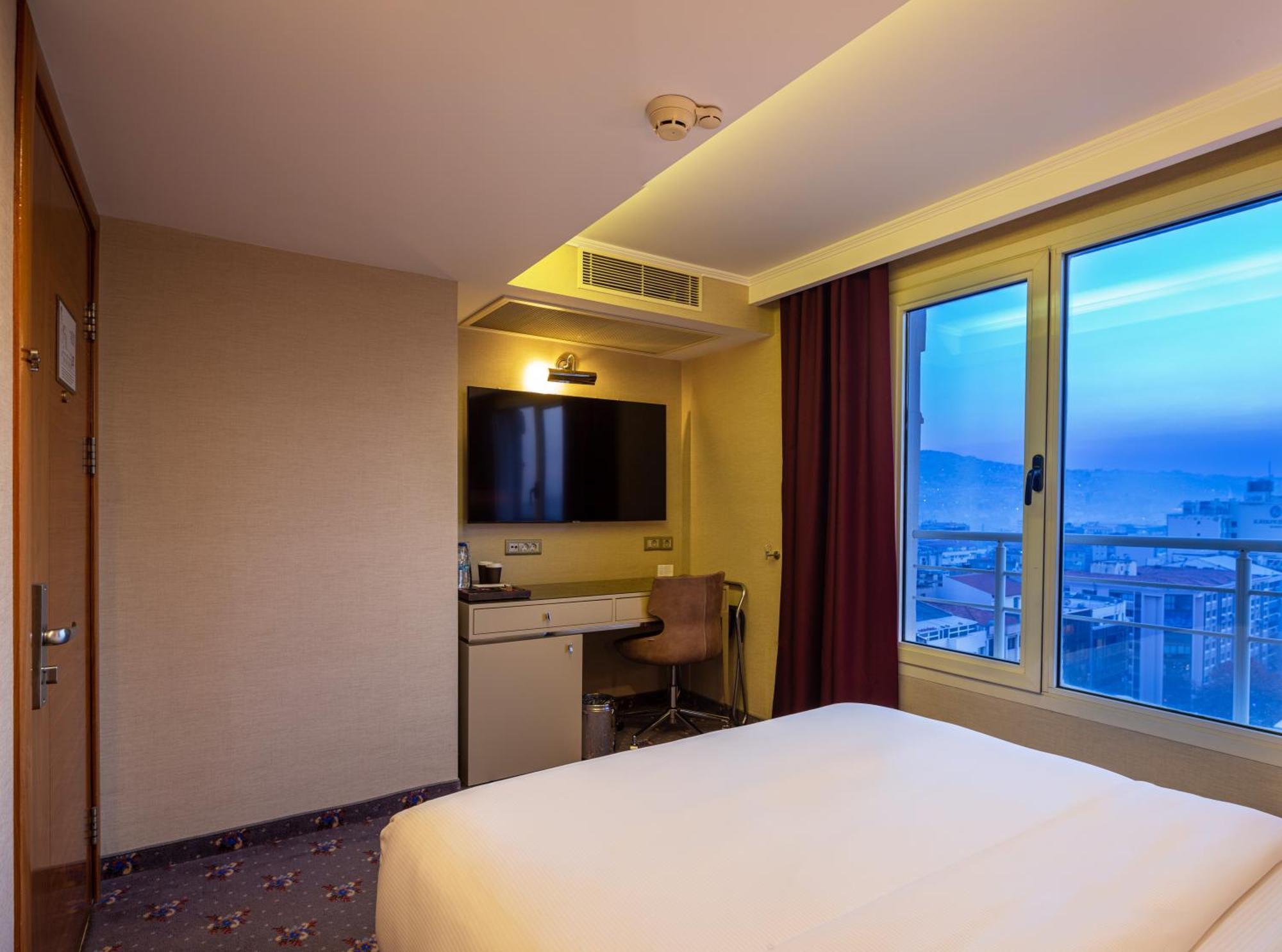 Doubletree By Hilton - Alsancak Hotel