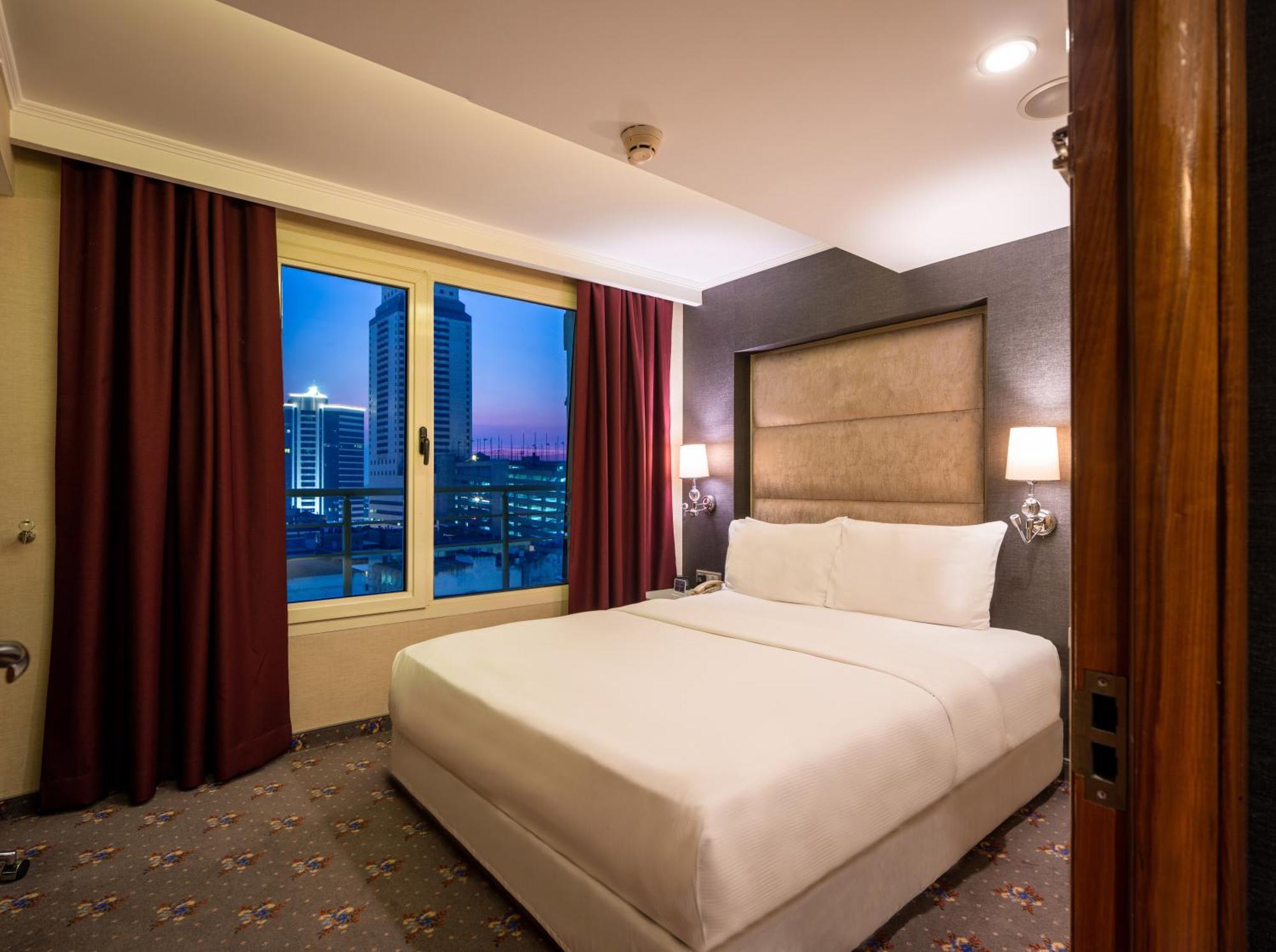 Doubletree By Hilton - Alsancak 4*