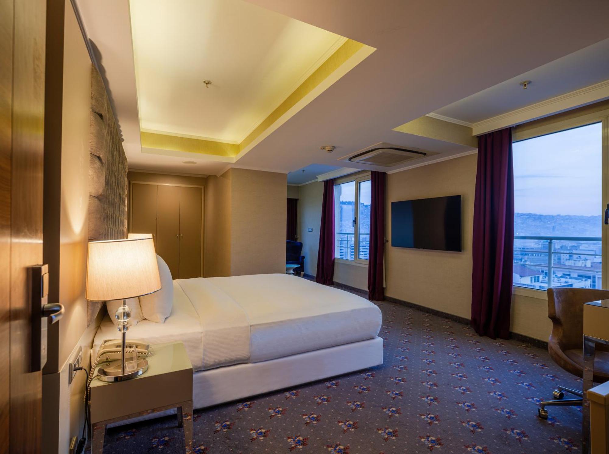 Doubletree By Hilton - Alsancak Hotel