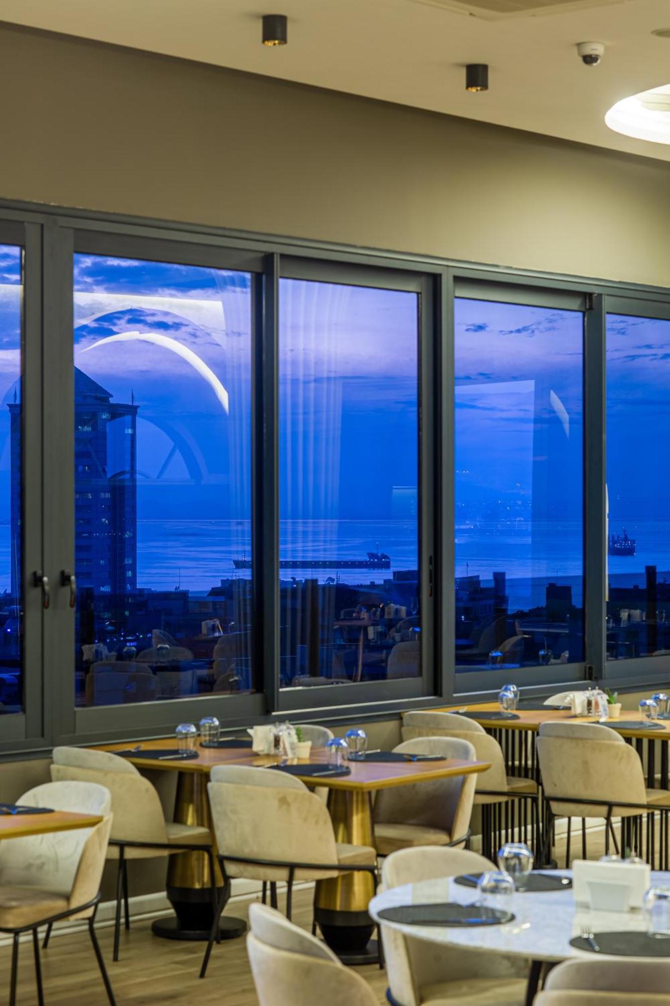 Doubletree By Hilton - Alsancak 4* Izmir