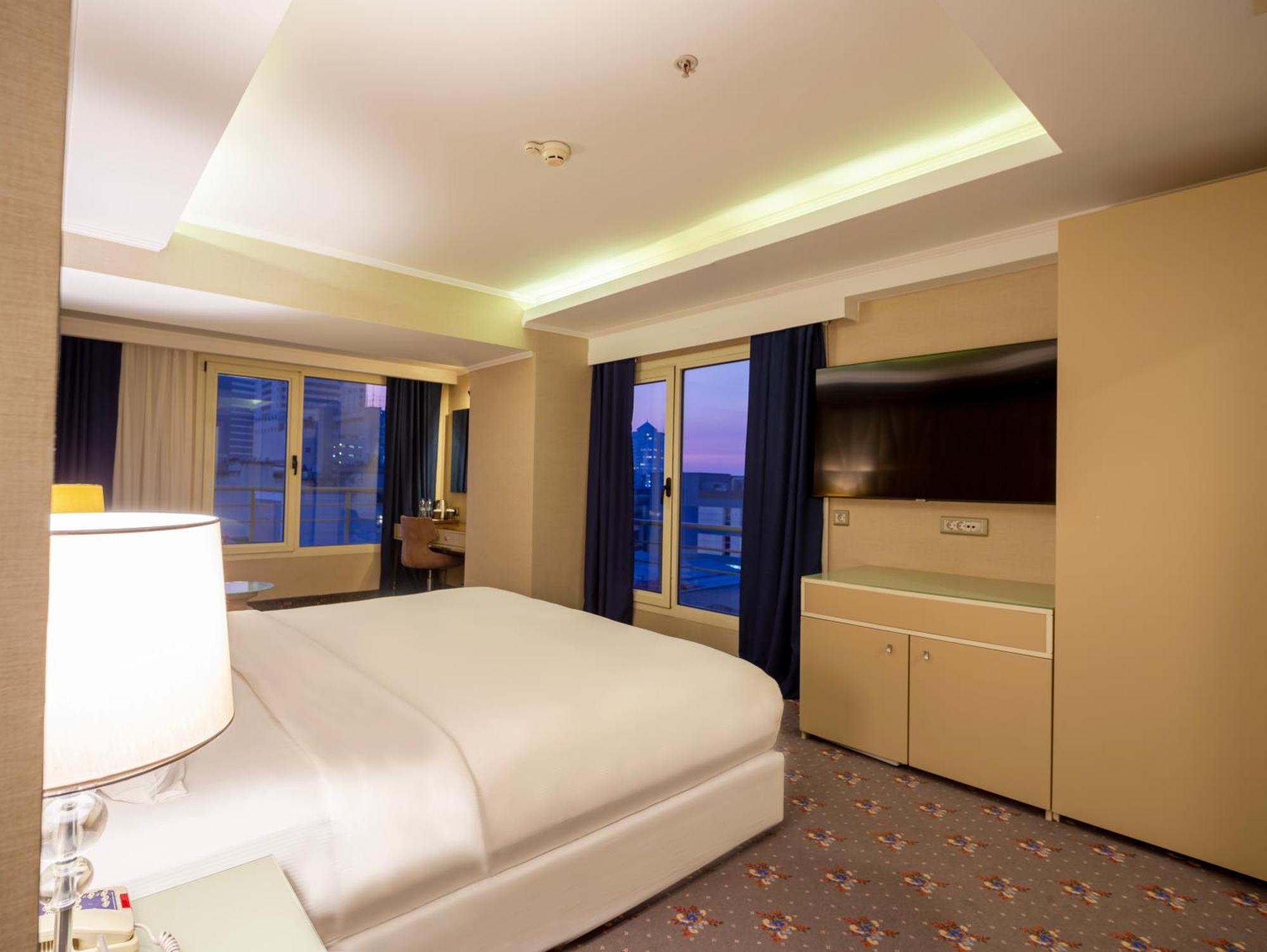 Hotel Doubletree By Hilton - Alsancak 4*