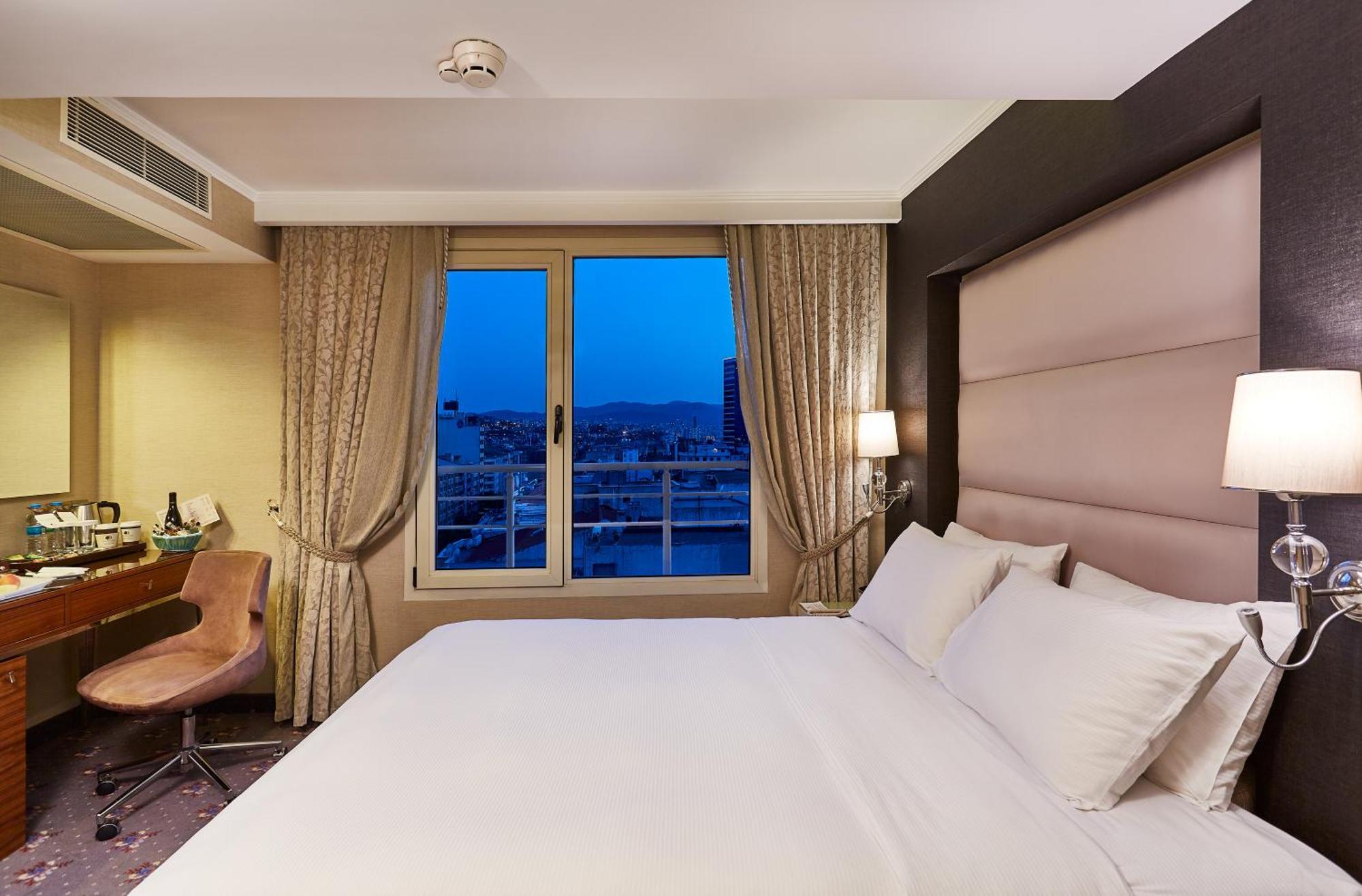 Hotel Doubletree By Hilton - Alsancak 4*