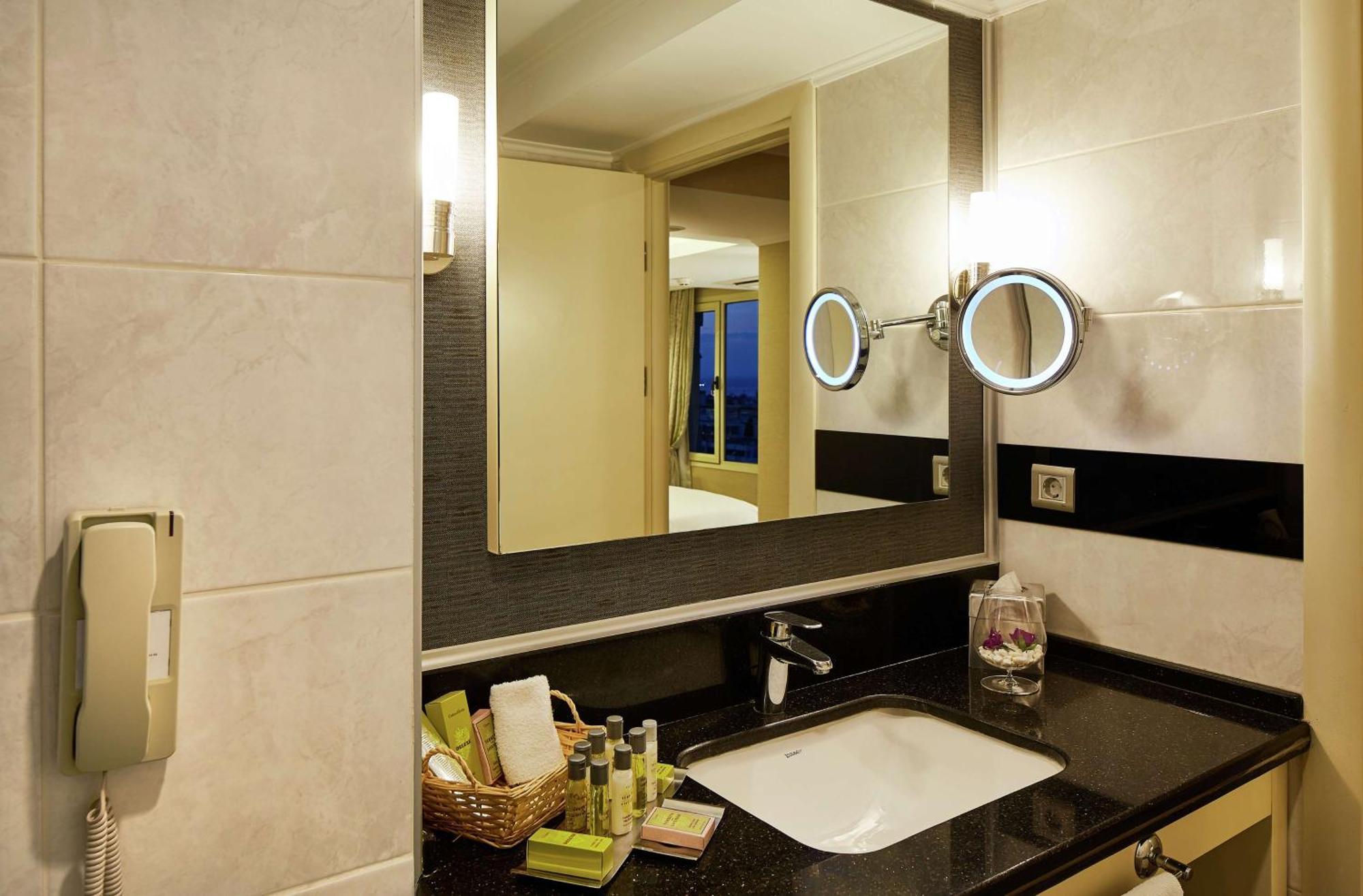 Hotel Doubletree By Hilton - Alsancak 4*