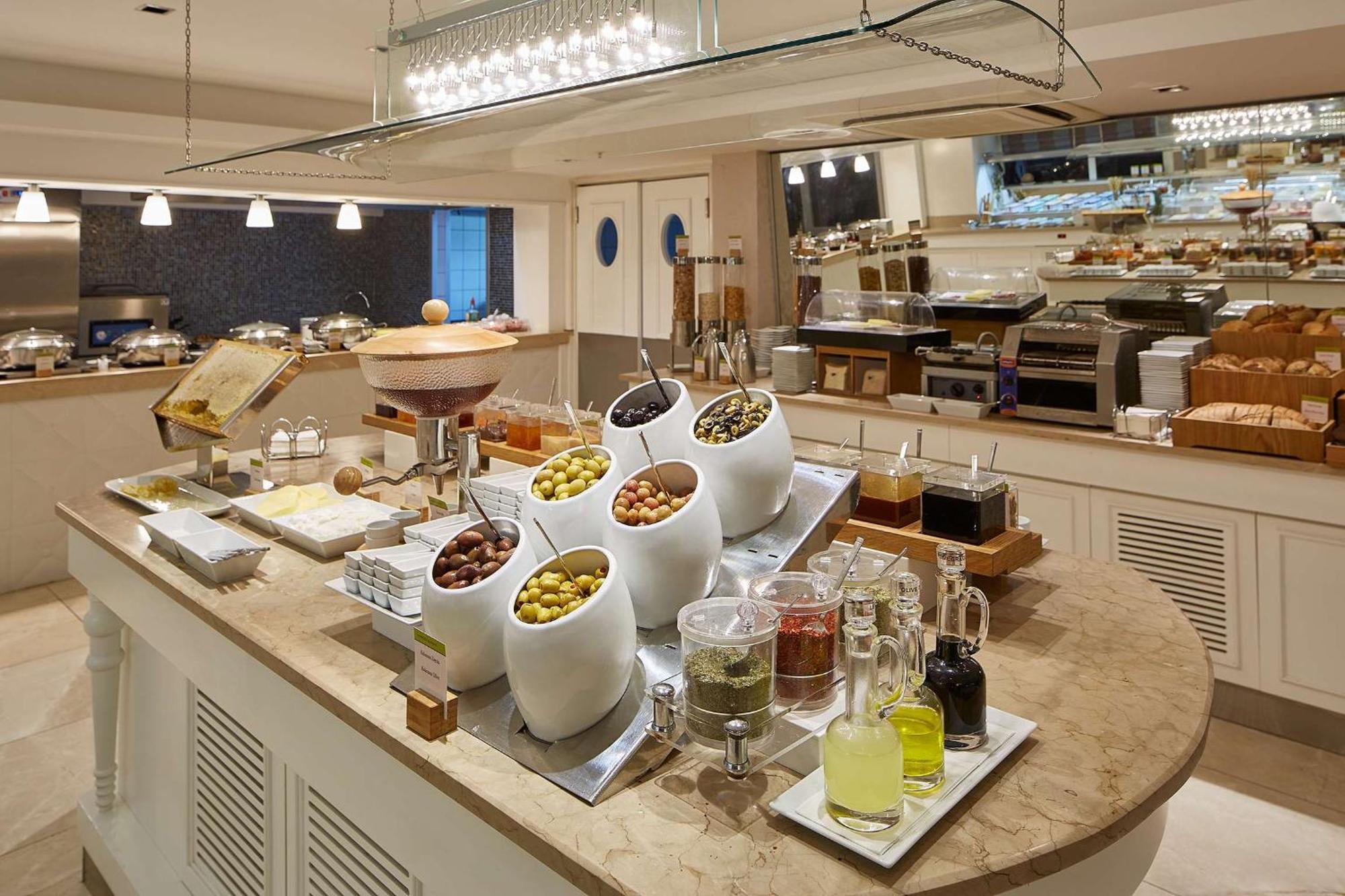 Hotel Doubletree By Hilton - Alsancak 4*