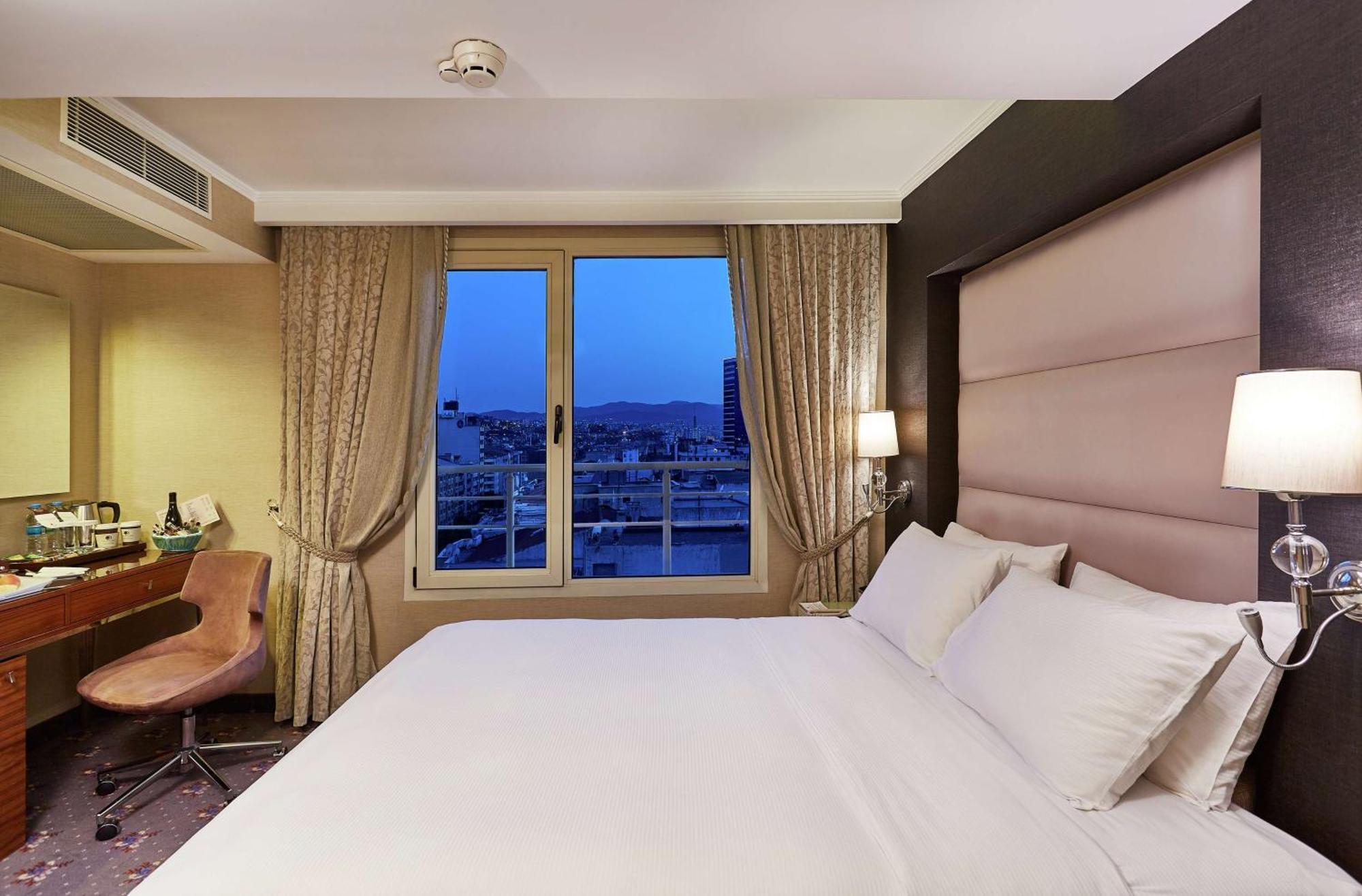 Doubletree By Hilton - Alsancak 4*