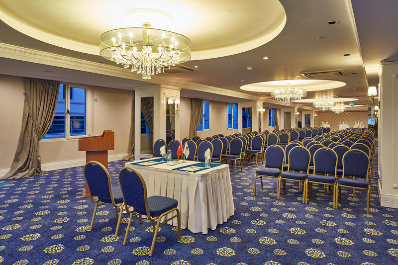 Hotel Doubletree By Hilton - Alsancak 4*